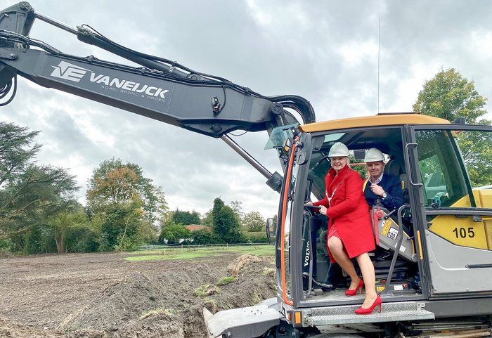 Burgemeesters Marjon de Hoon–Veelenturf (Baarle-Nassau) en Philip Loots (Baarle-Hertog)